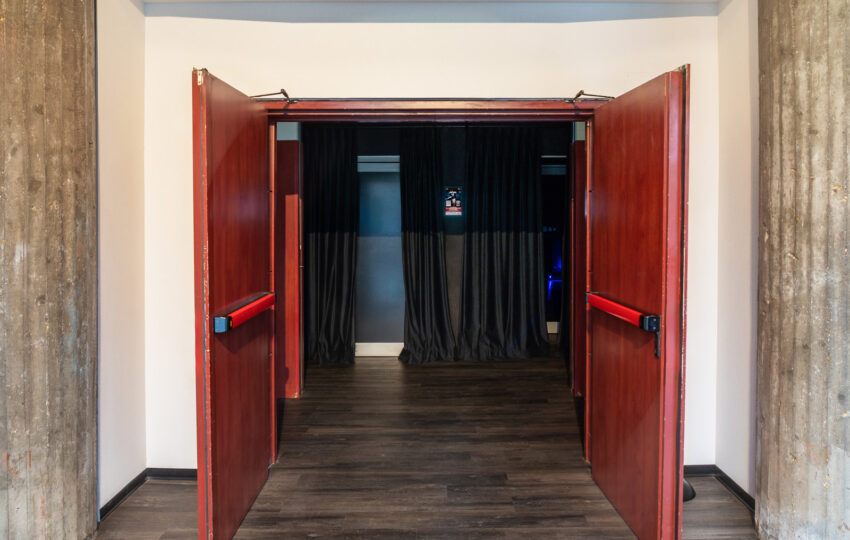 _DCR8321-HDR-1