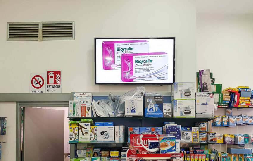 farmacia-ovf-display-signage-vetrina-001