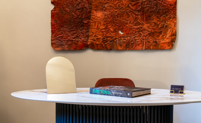 De Montel 1919: un interno progettato tra luce e materia